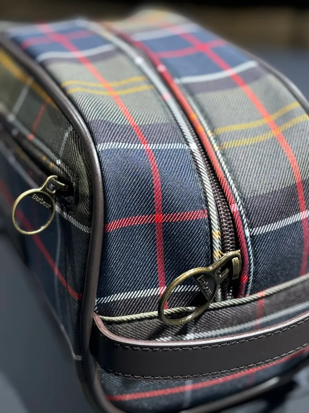 Produktbilde 2 av Barbour Tartan Toalettmappe - Gønn 